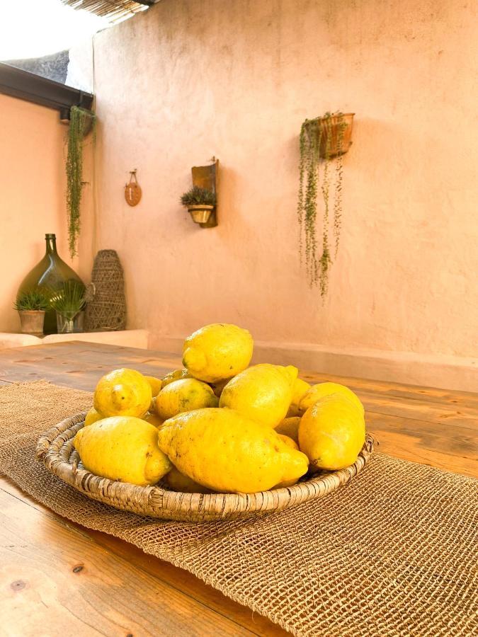Is Scabas Guestrooms Solarussa Dış mekan fotoğraf