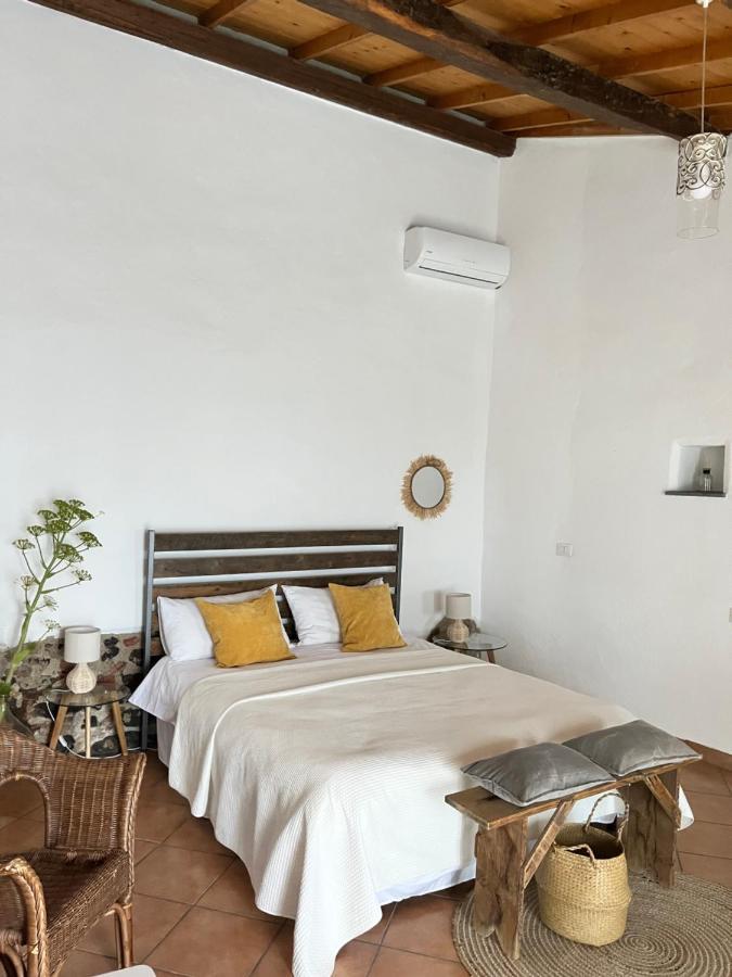 Is Scabas Guestrooms Solarussa Dış mekan fotoğraf