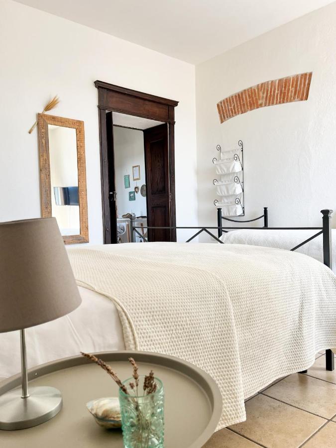 Is Scabas Guestrooms Solarussa Dış mekan fotoğraf