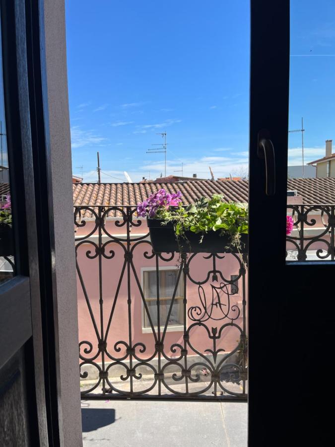 Is Scabas Guestrooms Solarussa Dış mekan fotoğraf