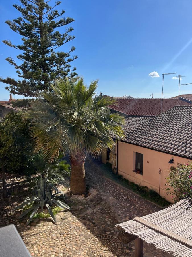 Is Scabas Guestrooms Solarussa Dış mekan fotoğraf