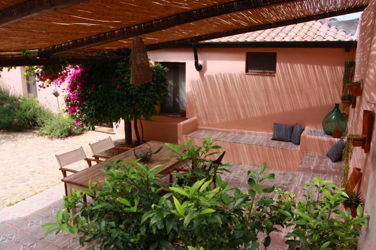 Is Scabas Guestrooms Solarussa Dış mekan fotoğraf